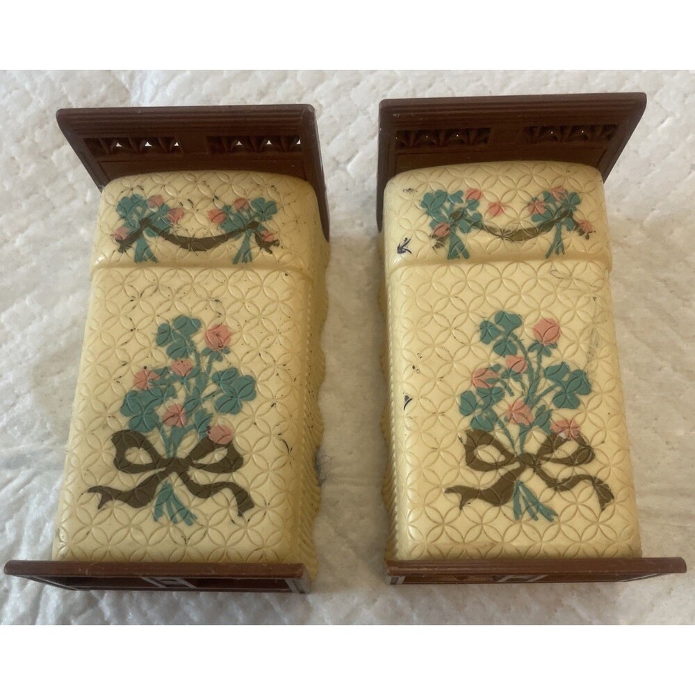 Vintage Renwal Dollhouse Cream Beds Furniture 2 Matching Twin Stenciled